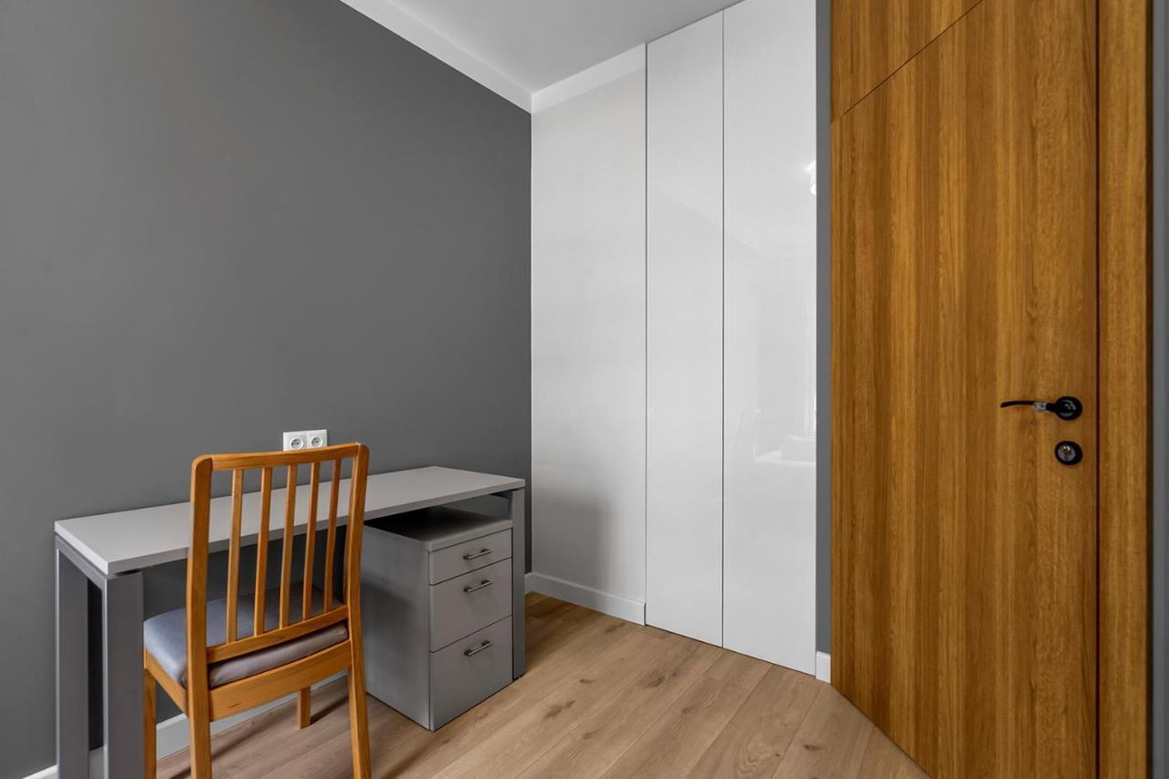 Lotnisko Chopina Modern Apartment Varsovia Exterior foto